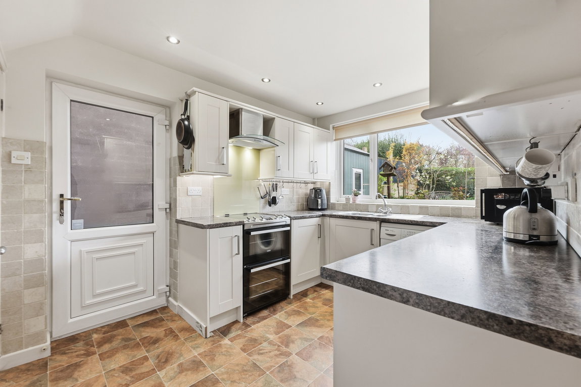 Bakewell Avenue, Carlton, Nottingham, Nottinghamshire, NG4 3NY