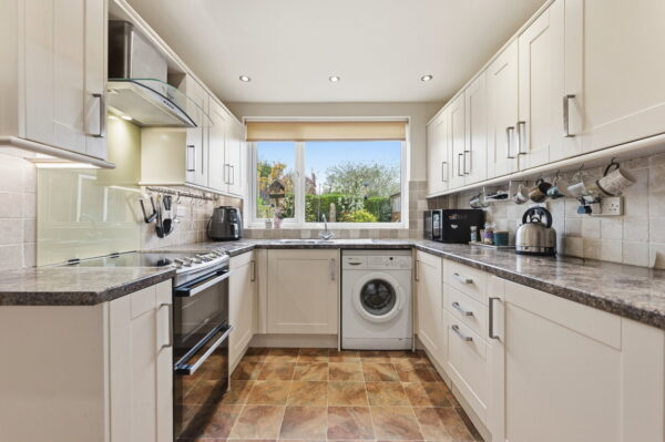 Bakewell Avenue, Carlton, Nottingham, Nottinghamshire, NG4 3NY