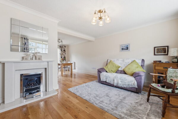 Bakewell Avenue, Carlton, Nottingham, Nottinghamshire, NG4 3NY