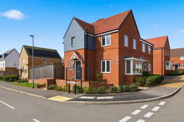 Ashmore Close, Gedling, Nottingham, NG4 4LT