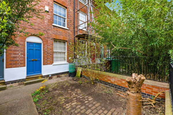 Campbell Grove, Nottingham, Nottinghamshire, NG3 1HA