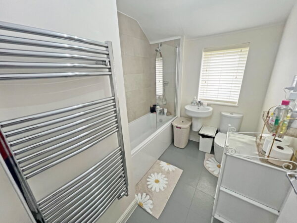 Borrowby Close, Hamilton, Leicester, Leicestershire, LE5 1WQ