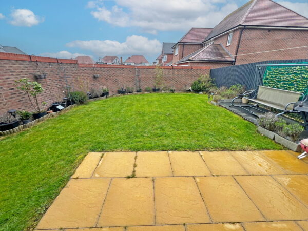 Borrowby Close, Hamilton, Leicester, Leicestershire, LE5 1WQ