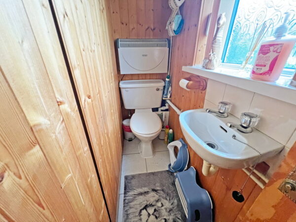 Manor Drive, Leicester, Leicestershire, LE4 1BL