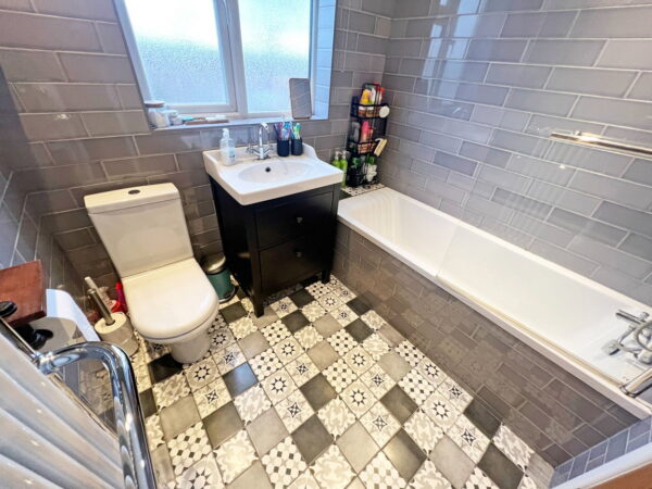 Newlands Avenue, Shepshed, Loughborough, Leicestershire, LE12 9DW