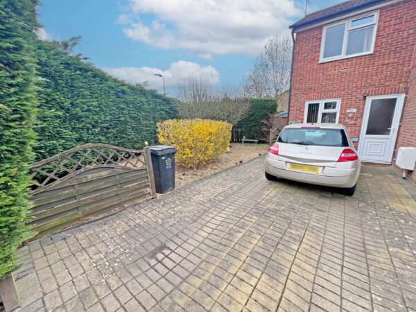 Manor Drive, Leicester, Leicestershire, LE4 1BL