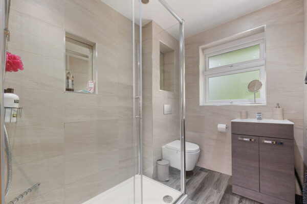Bridle Road, Burton Joyce, Nottingham, NG14 5FT