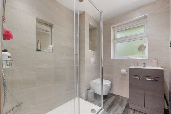 Bridle Road, Burton Joyce, Nottingham, NG14 5FT