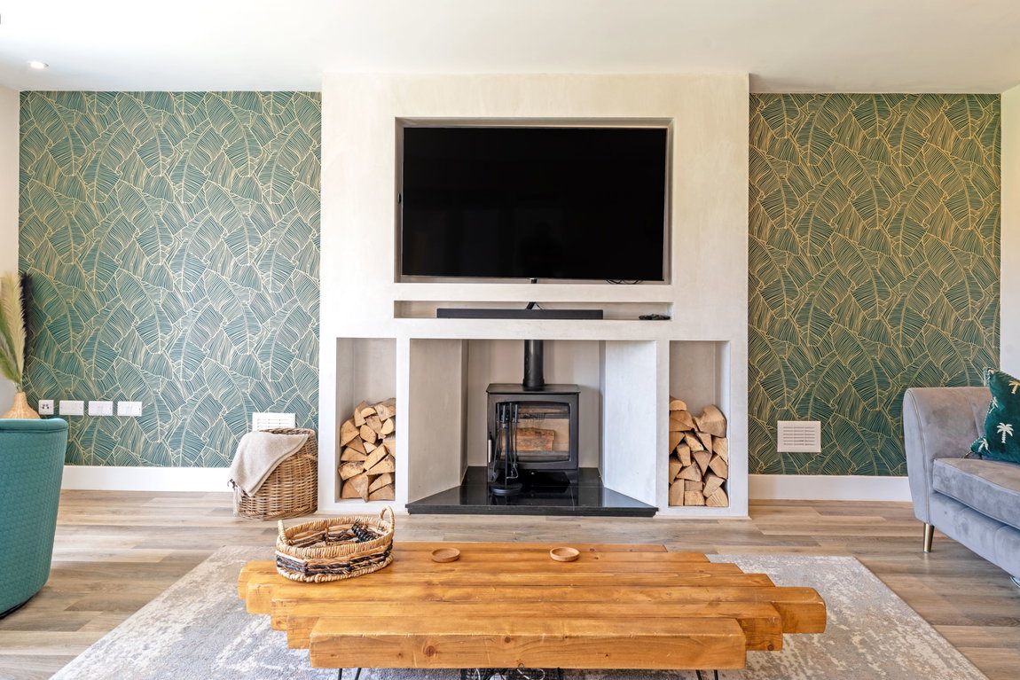Lake Drive, Weldon, Corby, Northamptonshire, NN17 3FE