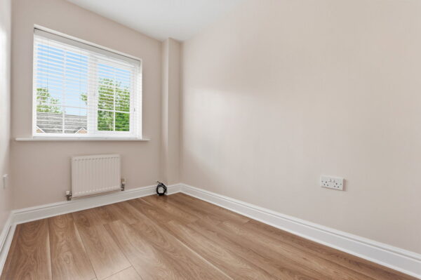Shaw Gardens, Gedling, Nottingham, Nottinghamshire, NG4 2NY