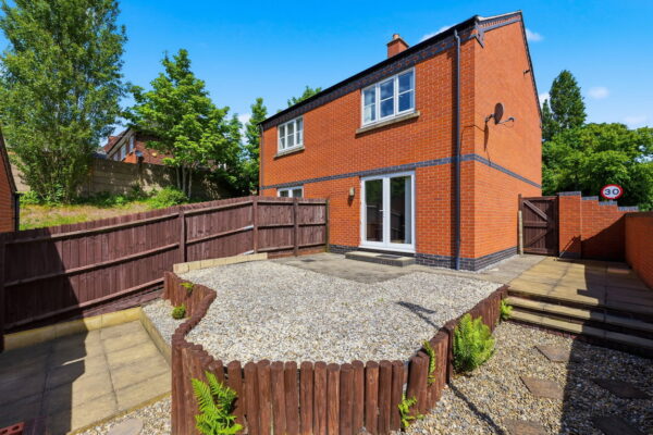 Hucknall Road, Nottingham, Nottinghamshire, NG5 1FJ