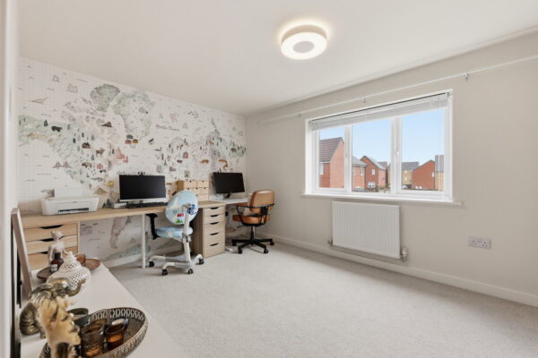 Horwood Drive, Gedling, Nottinghamshire, NG4 4NF