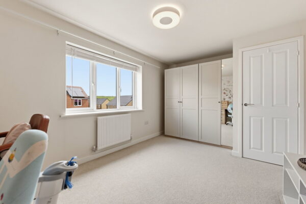 Horwood Drive, Gedling, Nottinghamshire, NG4 4NF