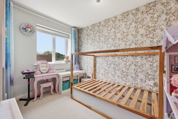Horwood Drive, Gedling, Nottinghamshire, NG4 4NF