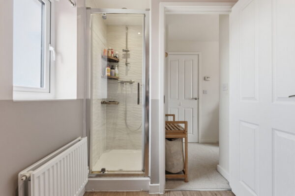 Horwood Drive, Gedling, Nottinghamshire, NG4 4NF