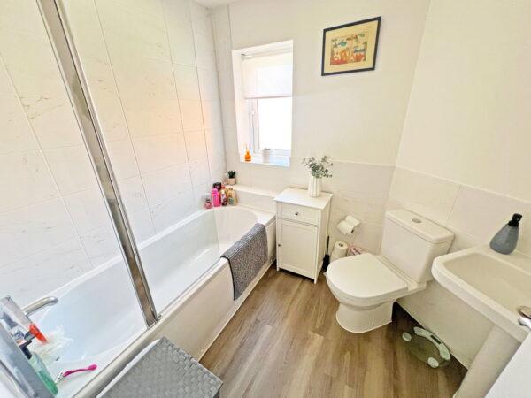 Hugglescote, Coalville, Leicestershire, LE67 2EZ