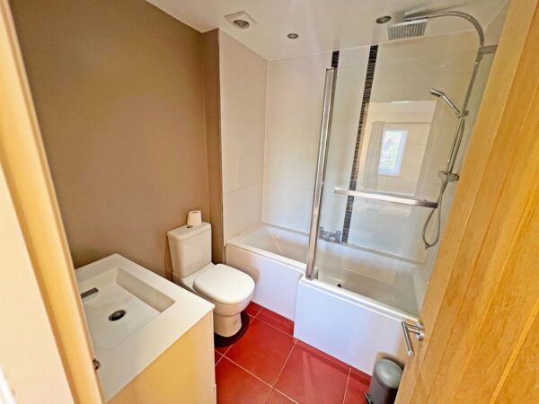 Guscott Road, Coalville, Leicestershire, LE67 4EG