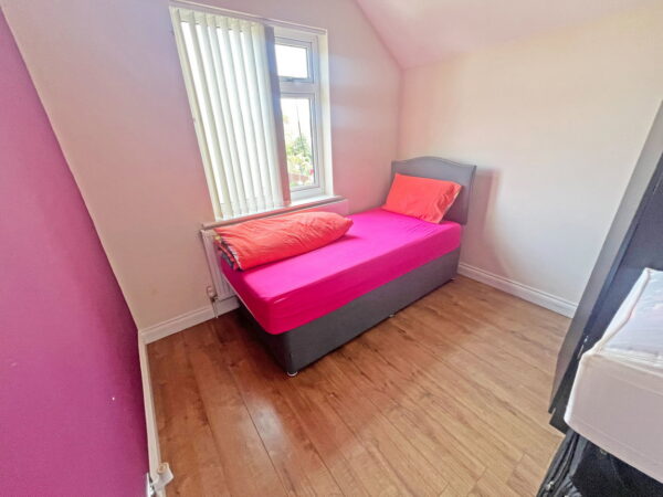 Shetland Road, Leicester, Leicestershire, LE4 6RR