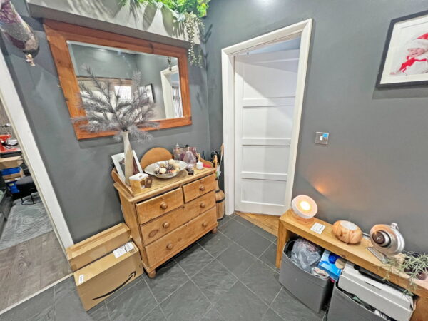 Brent Knowle Gardens, Leicester, Leicestershire, LE5 2GA