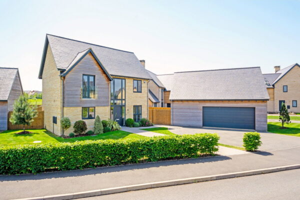 Lake Drive, Weldon, Corby, Northamptonshire, NN17 3FE