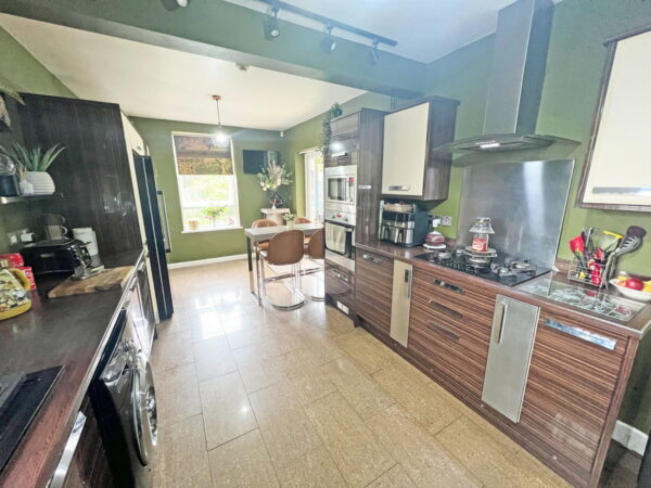 Brent Knowle Gardens, Leicester, Leicestershire, LE5 2GA