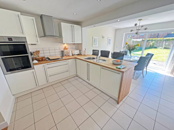 Gwendoline Drive, Countesthorpe, Leicester, Leicestershire, LE8 5SJ
