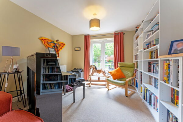 Burr Close, Kempston, Bedford, MK42 7FF