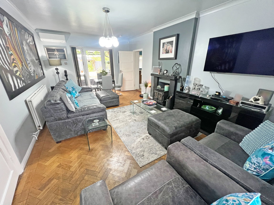 Brent Knowle Gardens, Leicester, Leicestershire, LE5 2GA
