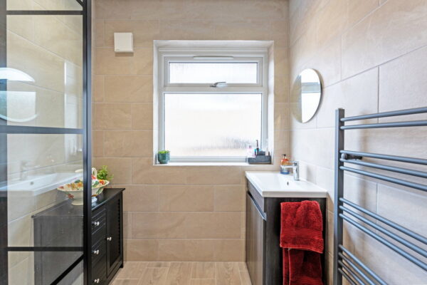 Hood Walk, Kettering, Northamptonshire, NN15 6PZ