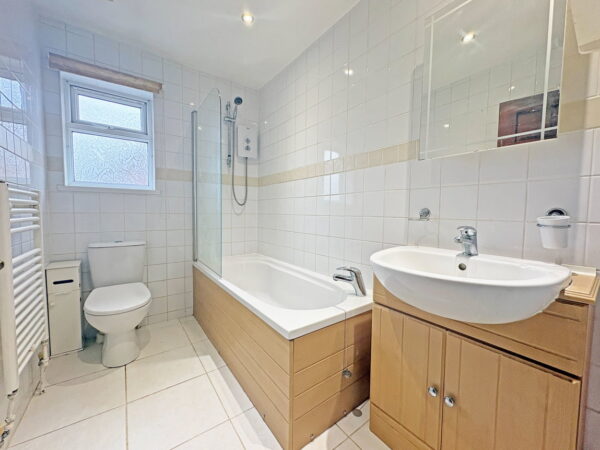 St. Margarets Avenue, Skegness, Lincolnshire, PE25 2LX