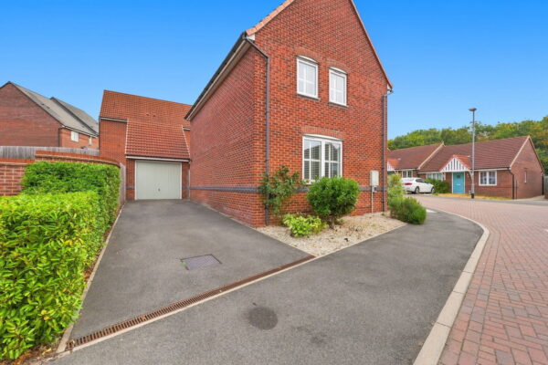 Rowan Close, Hollygate Park, Cotgrave, Nottingham, NG12 3SW