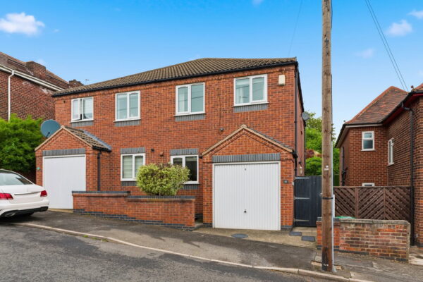 Radstock Road, Nottingham, Nottinghamshire, NG3 2PS