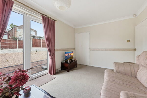 Moorsholm Drive, Nottingham, Nottinghamshire, NG8 2EE