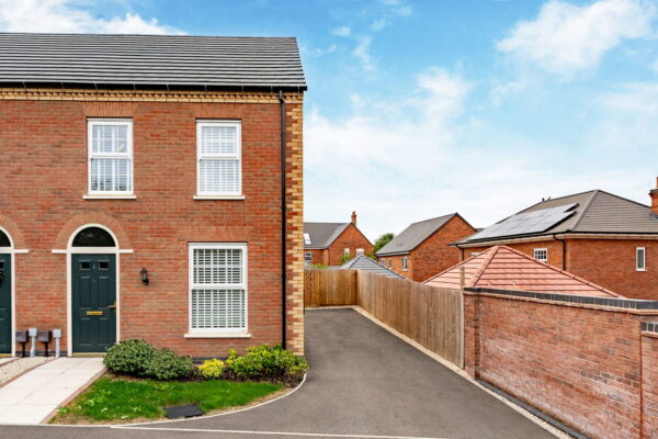 Goshawk Close, Fleckney, Leicestershire, LE8 8EW