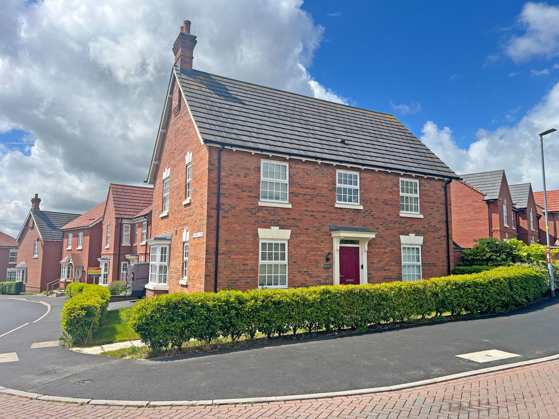 Harper Lane, Hugglescote, Leicestershire, LE67 2GX
