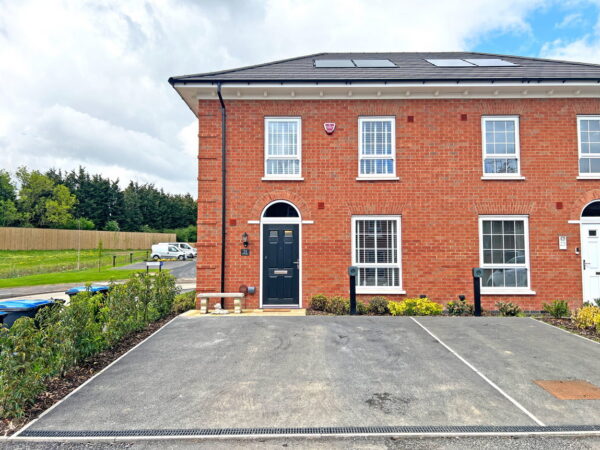 Oat Road, Burbage, Leicestershire, LE10 2FZ