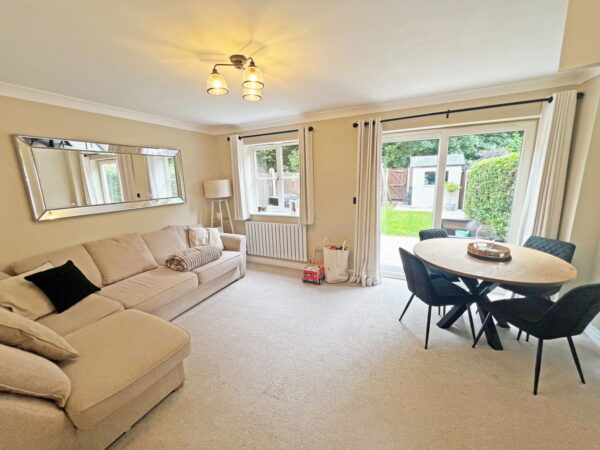 Wellington Close, Burbage, Hinckley, Leicestershire, LE10 2GH