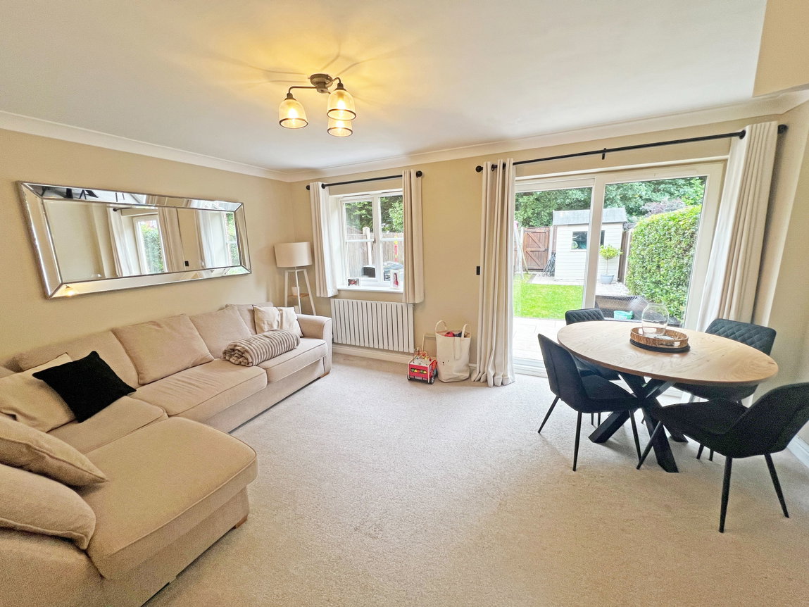 Wellington Close, Burbage, Hinckley, Leicestershire, LE10 2GH