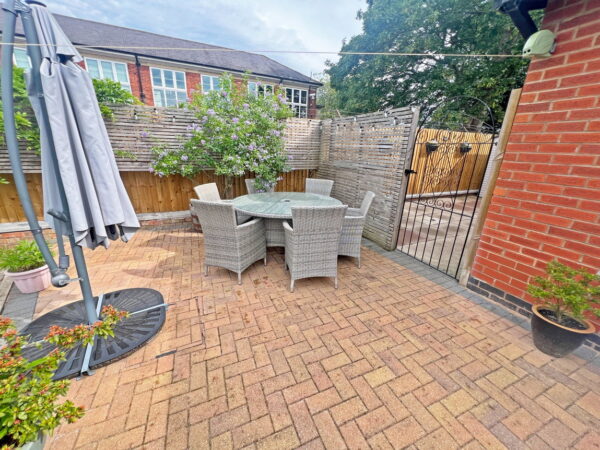 Meadow Gardens, Leicester, Leicestershire, LE2 6QN
