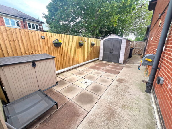 Meadow Gardens, Leicester, Leicestershire, LE2 6QN