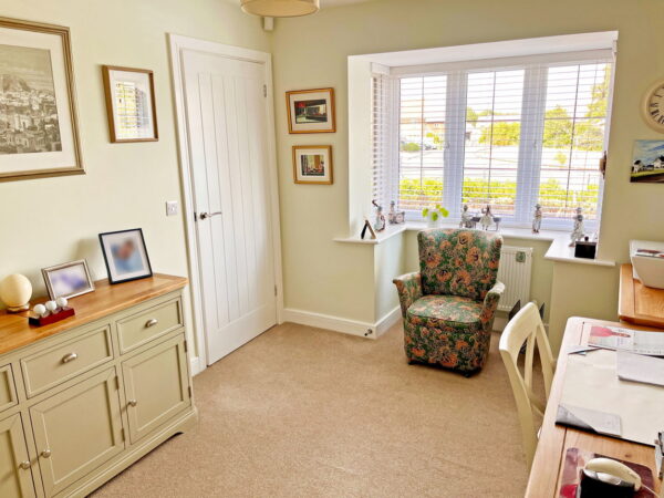 Iris Close, Shepshed, Loughborough, Leicestershire, LE12 9FS