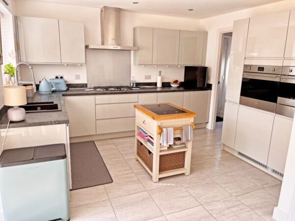 Iris Close, Shepshed, Loughborough, Leicestershire, LE12 9FS