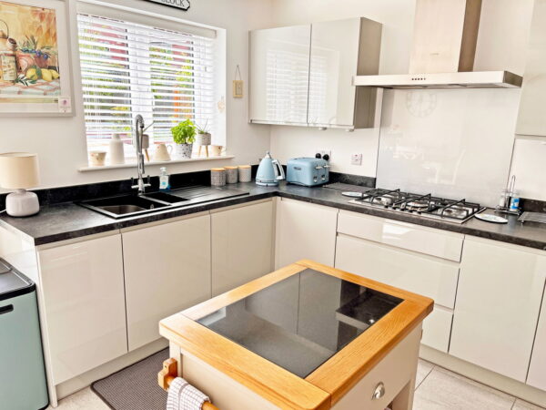 Iris Close, Shepshed, Loughborough, Leicestershire, LE12 9FS