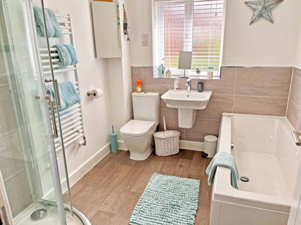 Iris Close, Shepshed, Loughborough, Leicestershire, LE12 9FS