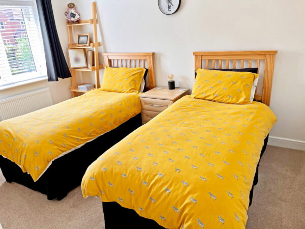 Iris Close, Shepshed, Loughborough, Leicestershire, LE12 9FS