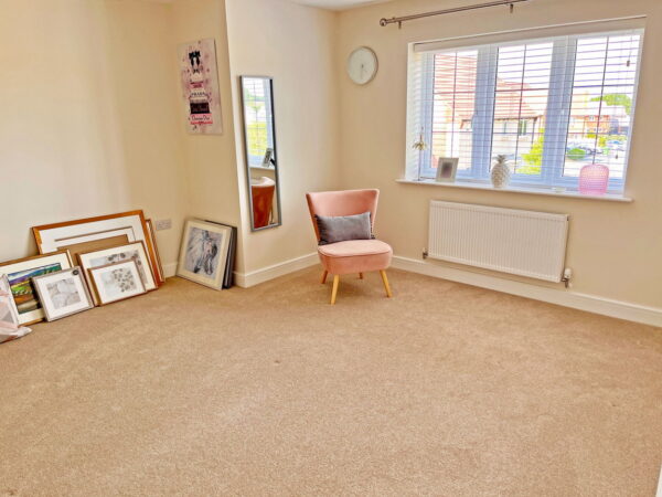 Iris Close, Shepshed, Loughborough, Leicestershire, LE12 9FS