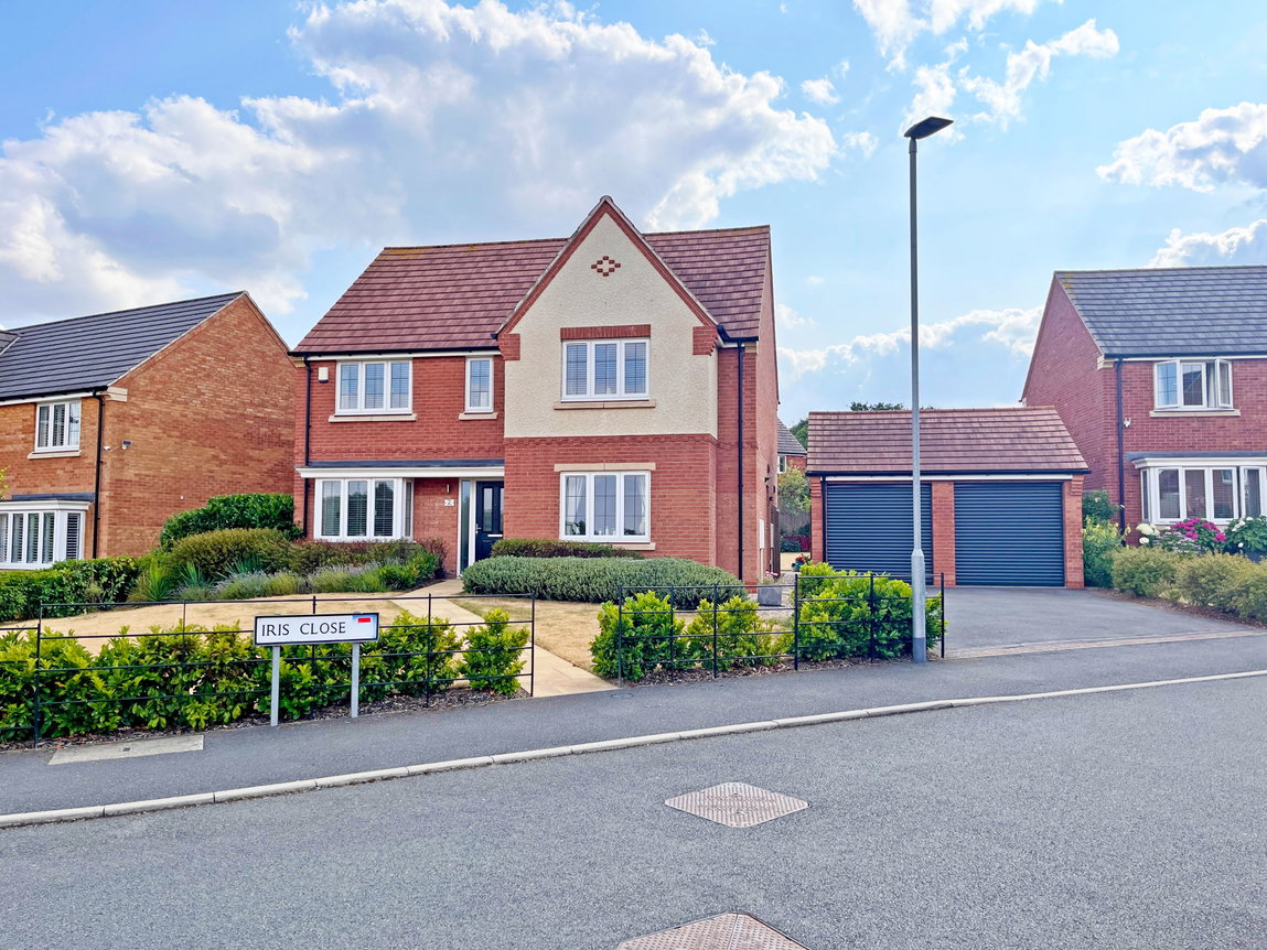 Iris Close, Shepshed, Loughborough, Leicestershire, LE12 9FS