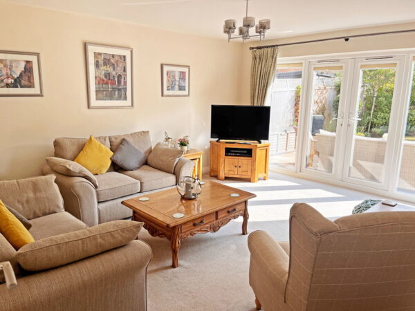 Iris Close, Shepshed, Loughborough, Leicestershire, LE12 9FS