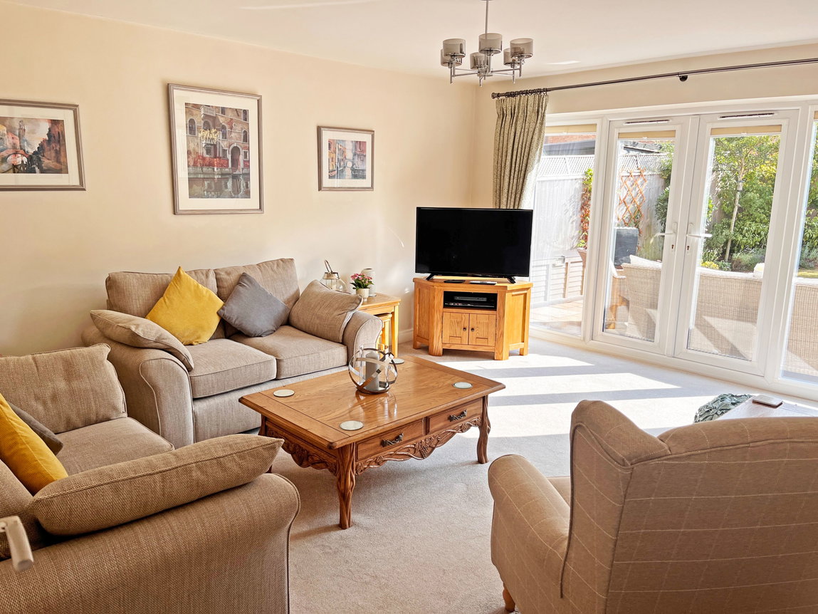 Iris Close, Shepshed, Loughborough, Leicestershire, LE12 9FS