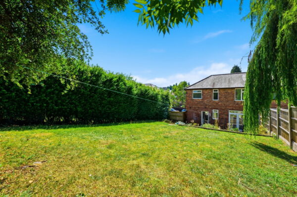 Valley Road, Carlton, Nottingham, NG4 1LS